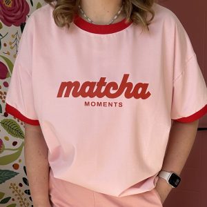 T-shirt damski różowy z nadrukiem Matcha Moments