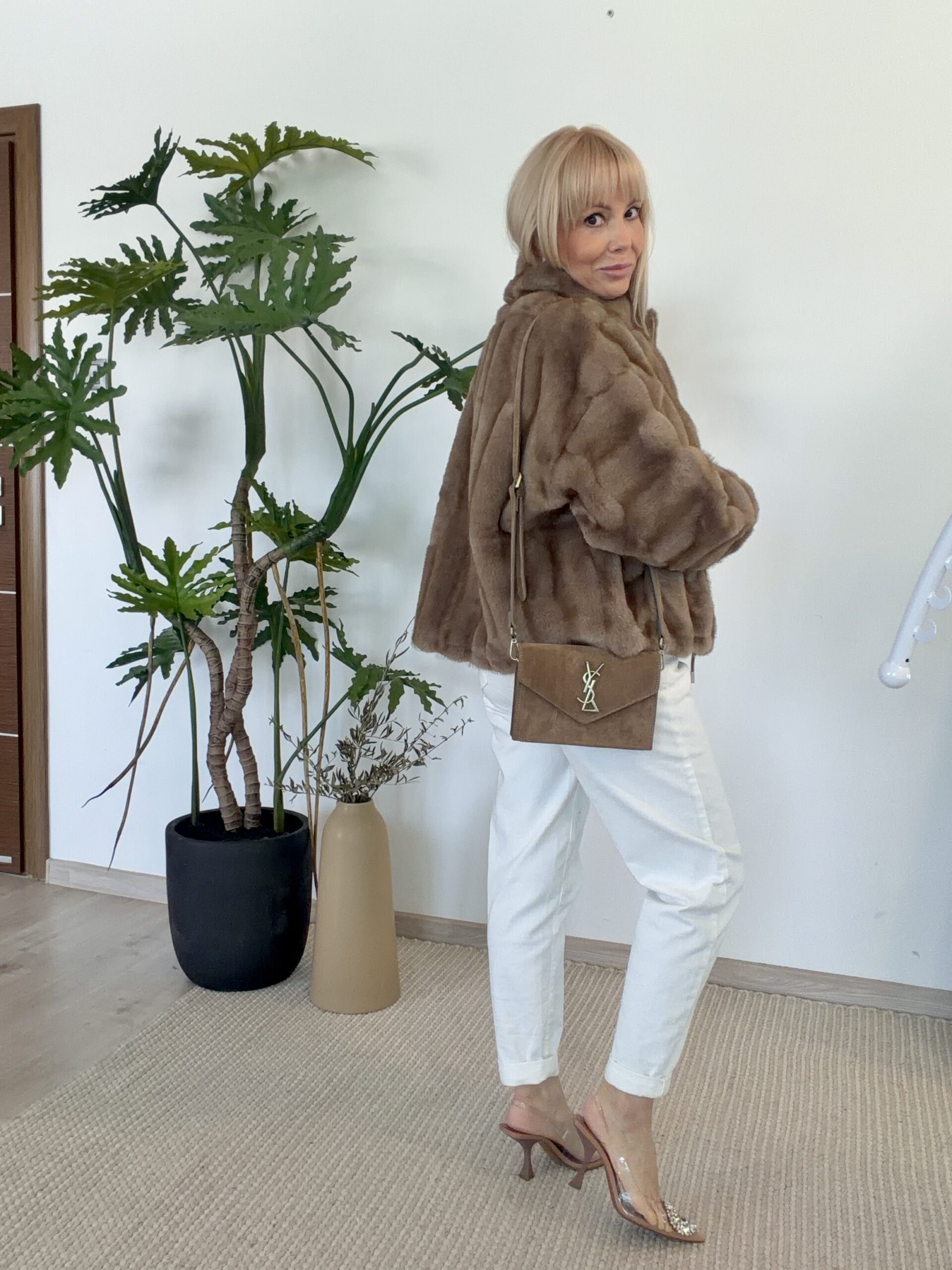 🤎 Kurtka „Cocoa Plush” – miękka futrzana w odcieniu cappuccino - obrazek 4