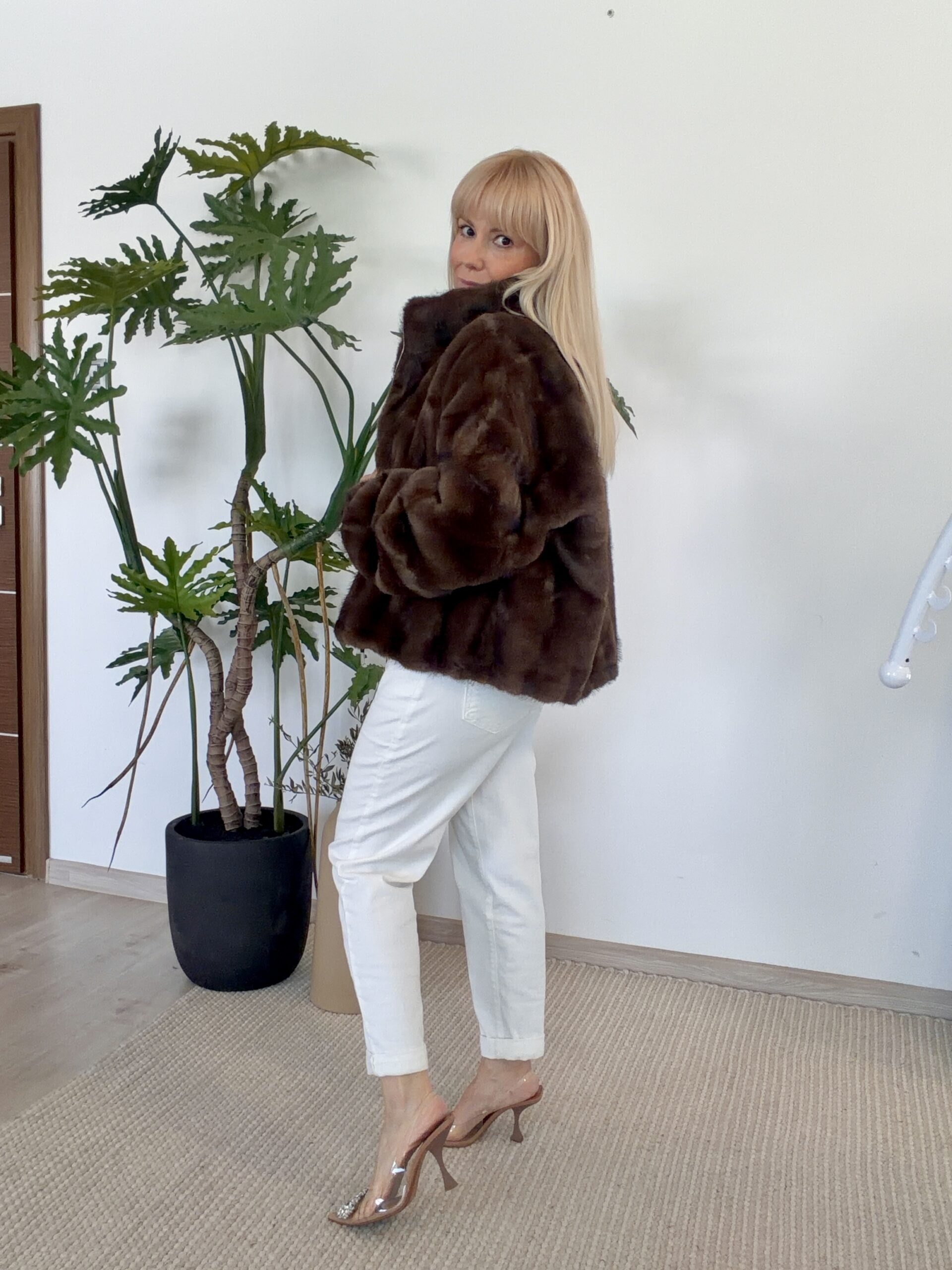 🤎 Kurtka „Chocolate Plush” – futrzana w głębokim brązie - obrazek 4