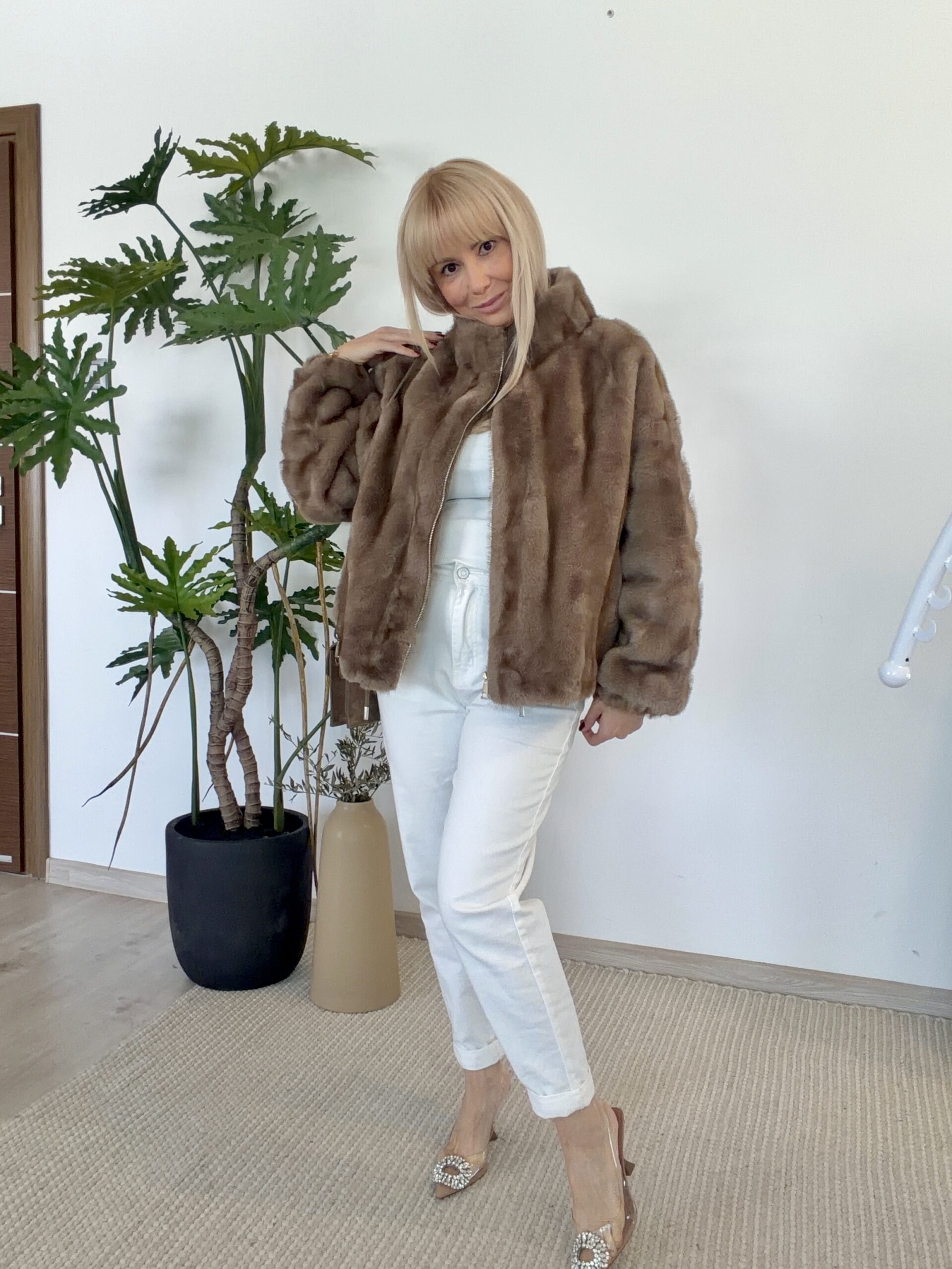 🤎 Kurtka „Cocoa Plush” – miękka futrzana w odcieniu cappuccino - obrazek 2